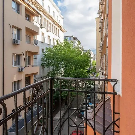 Semiramis' 2-bedroom Lux *