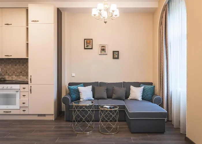 דירה Semiramis' 2-bedroom Lux