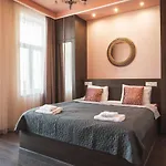 Daire Semiramis' 2-bedroom Lux *