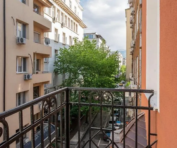 Semiramis' 2-bedroom Lux *