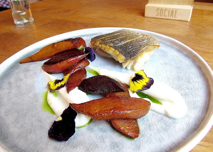 Semiramis' 2-bedroom Lux 索菲亞