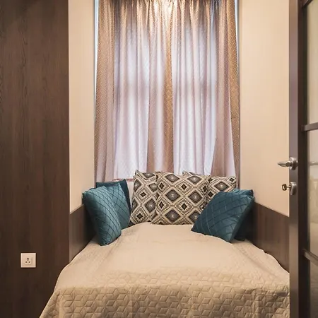 Semiramis` 2-bedroom Lux *